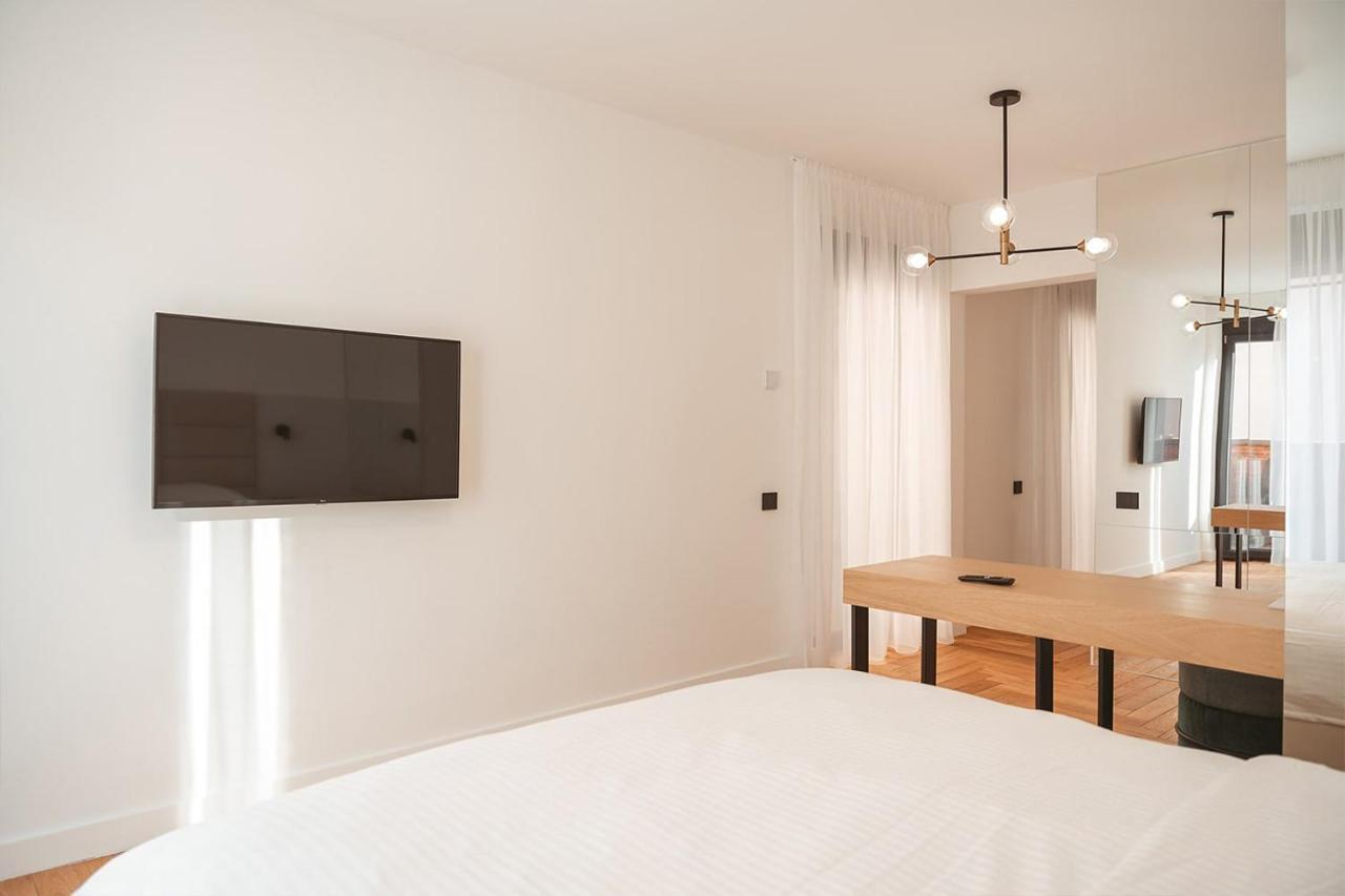 26Bricks Luxury Suites Oradea Exterior foto